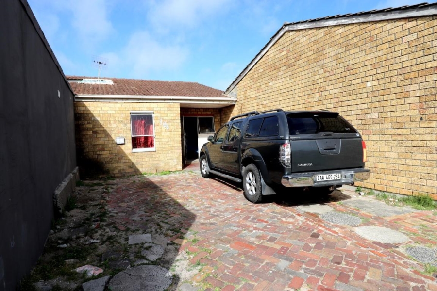 3 Bedroom Property for Sale in Westridge Western Cape